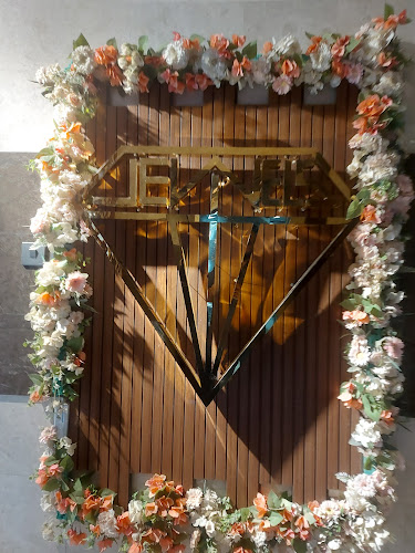 جولز | Jewels - الضيافة