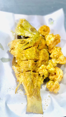 Opinii despre مطعم اسماك ومخبازة الخيمة للمأكولات الشعبية în مكة - الضيافة