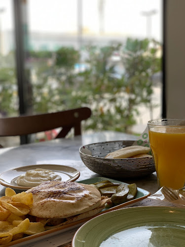 برج الحمام بيسترو - الضيافة