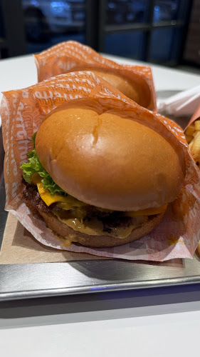 Opinii despre هامبرغيني în الرياض - الضيافة