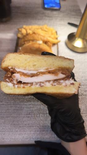 الشارع الثامن و العشرون، العزيزية، الدمام 32424