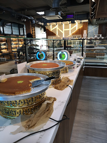 8981 الرياض، المجيدية، القطيف‎ 32632 3335،