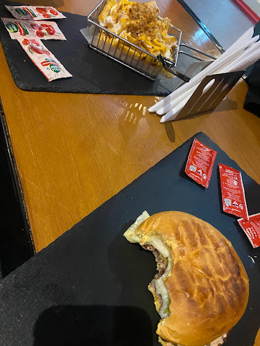 Opinii despre برجر فود بوكس ٢ în تبوك - الضيافة