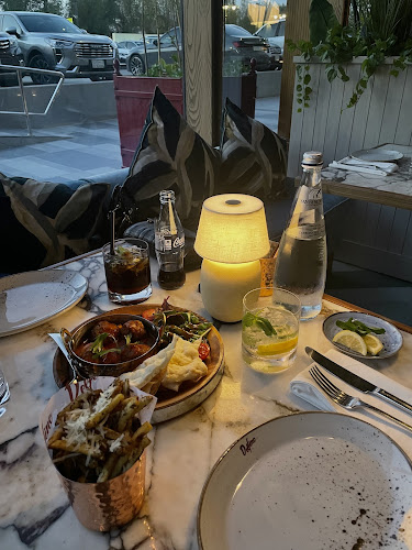 دلفينو - الرياض