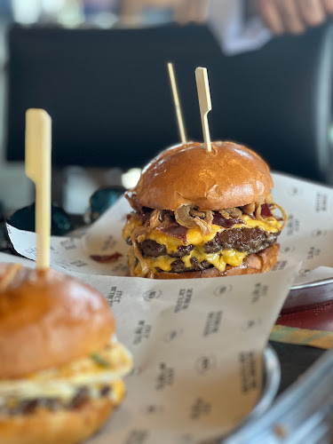 سنشري برجر - الضيافة