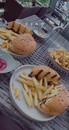 Opinii despre لاونج البيت الابيض în الرياض - الضيافة