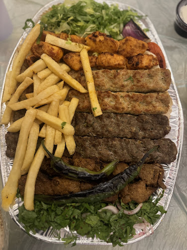 مطعم مصنوع اللحم - القطيف‎