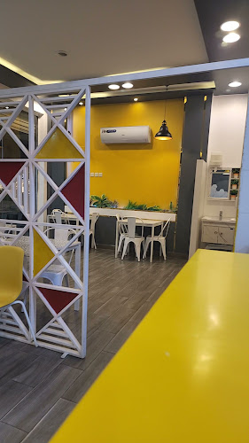 Comentarii opinii despre بروست حديقة الدجاج - chiken garden