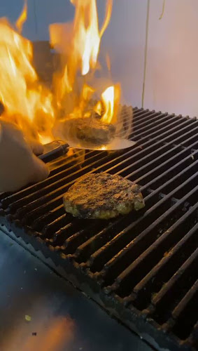 رويال بروستد القيصومه - الضيافة