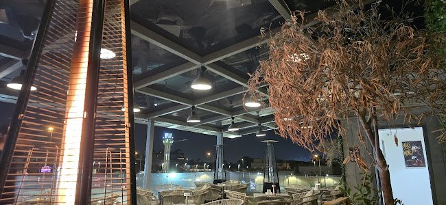 Opinii despre هاي فايف تراس اند لاونج كوفي în الرياض - الضيافة