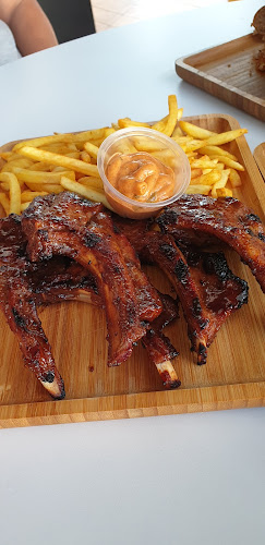 تشكن اند تشبز - الضيافة