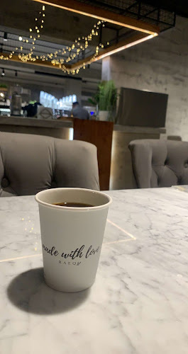 رايق RAEQC Coffee - الضيافة