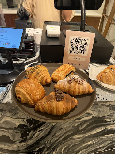 Opinii despre تشيريه كافيه în الرياض - الضيافة