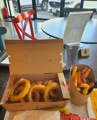 دبل تشيز بليز - الضيافة