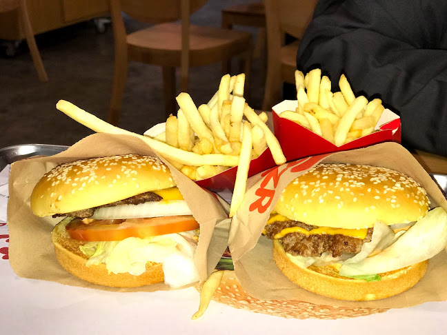 برغرايززر - الضيافة