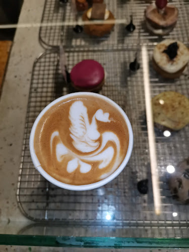 Opinii despre Dots دوتس للدونات والقهوة المختصة în جدة - الضيافة