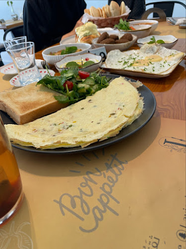 Opinii despre لا ڤي دور în الدمام - الضيافة