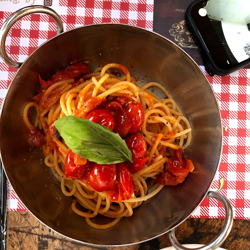 لاروستيكا بيتزارايا - الرياض