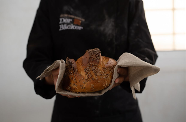 دير بيكر - جدة