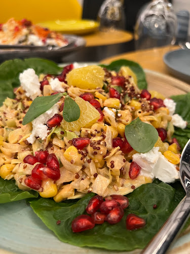 Lavish catering - الضيافة