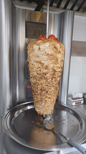 مطعم مصنوع اللحم - القطيف‎