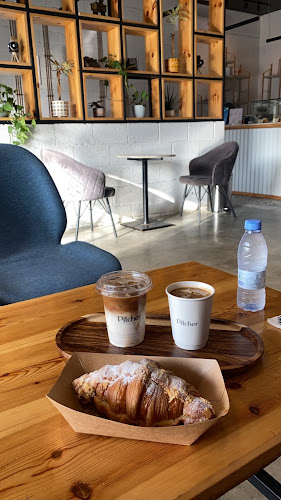 Opinii despre مقهى بيتشر | pitcher cafe în بيشة - الضيافة