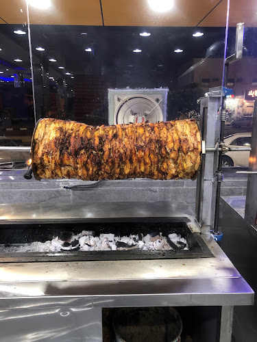 مطعم شاورما حار بارد