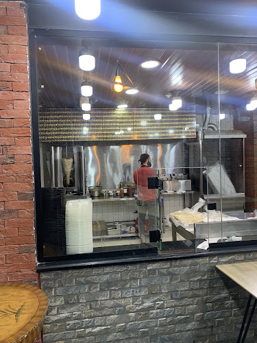 Opinii despre مطعم معجنات و شاورما الفران الشامي în الدمام - الضيافة