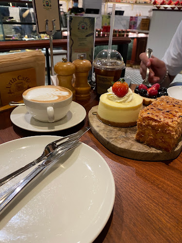 Opinii despre إيرث كافيه în جدة - الضيافة