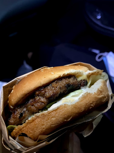 اف اند بي برجر - الضيافة