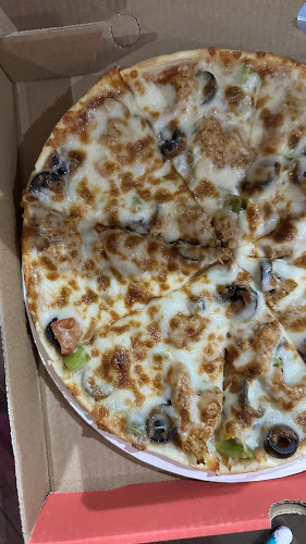 بيتزا ومناقيش الرمانه الدمشقيه