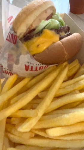 OUTTA | أوتا - الرياض