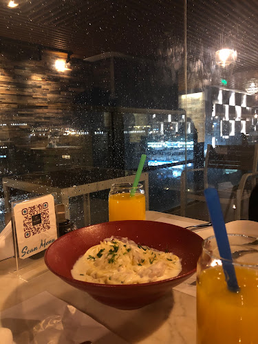 THE ROOF - الضيافة