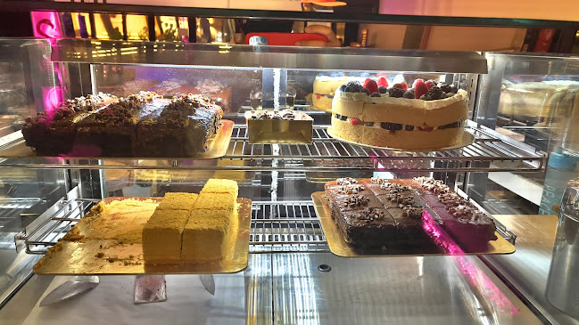 H552+6C، سعود الفيصل، الروضة، جدة 23431