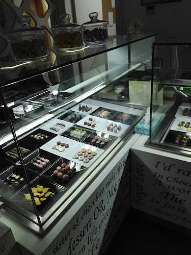 PJMX+WHF، شارع التخصصي, 122221، الرياض 12221