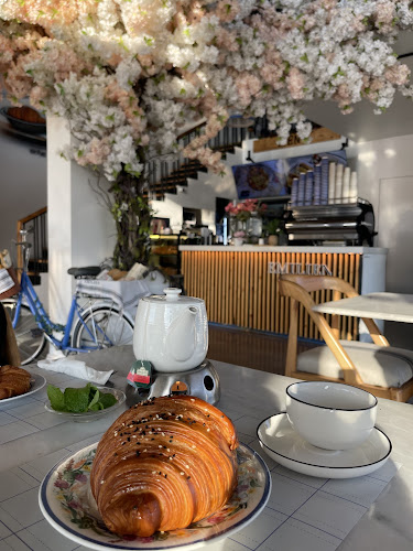 إميلين - الضيافة