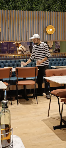 Comentarii opinii despre بيتزا اكسبريس ليمتيد