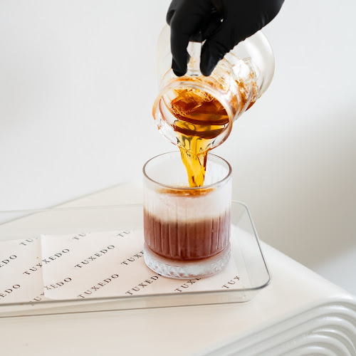 توكسيدو كوفي - الضيافة