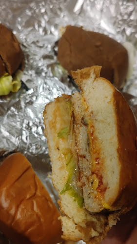 Comentarii opinii despre امريكانو برغر عالفحم منذ عام ١٩٧٩