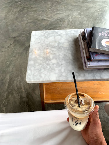 محمصة ثلاثة وتسعون Ninety Three Roastery 93 - الضيافة