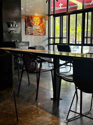 8706 الامام مالك، حي الروضة، 3226، جدة 23435