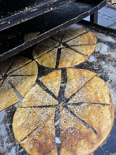 Opinii despre مخابز الرغيف الحَب لجميع أنواع الخبز والشوابير în المدينة المنورة - الضيافة