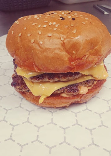 Opinii despre FattBoy | فات بوي în الدمام - الضيافة