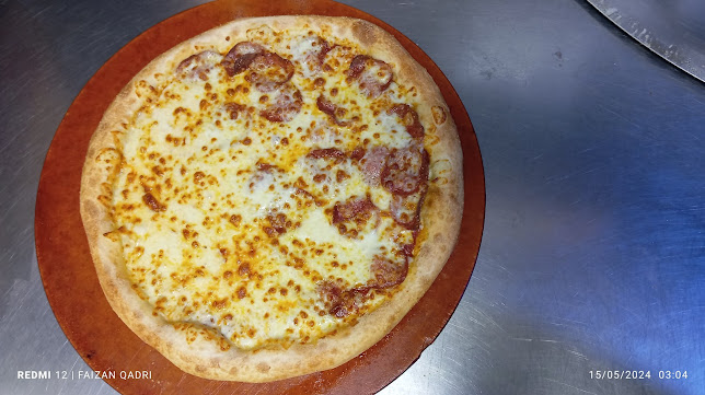 Opinii despre Lorenzo Pizza | لورينزو بيتزا în المدينة المنورة - الضيافة