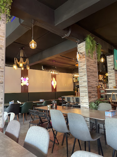 KUY's Grill & Restaurant - الضيافة