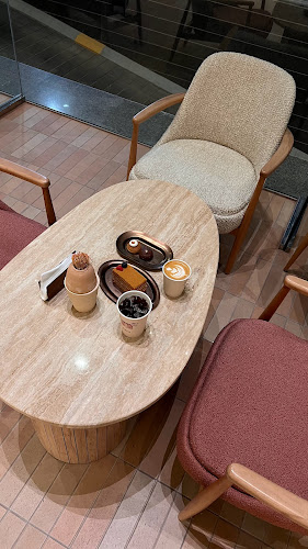 ريكا بيكري - الضيافة