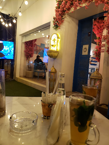 كوفي ميكانوس - الضيافة