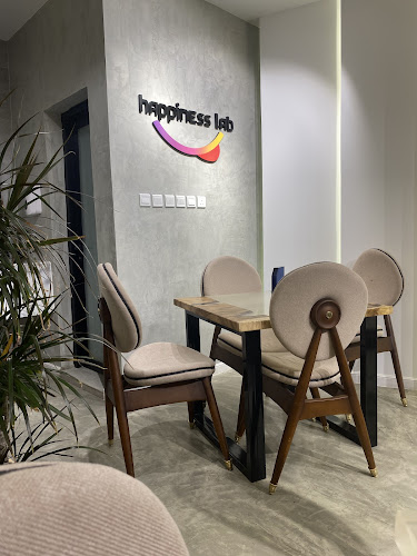 Comentarii opinii despre Happiness Lab