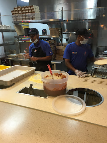 Opinii despre دومينوز بيتزا în جدة - الضيافة