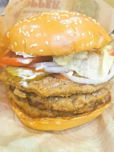 Near Aramex, طريق مكة المكرمة الفرعي، السليمانية، الرياض 11564